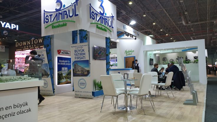 ÜÇÜNCÜ HAVALİMANI AHŞAP STAND